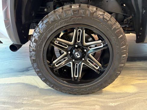 Used 2020 Toyota Tundra SR5 w/ TRD Off-Road Package AWD/4WD image 25