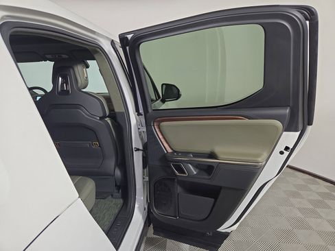 Used 2023 Rivian R1T Adventure image 19