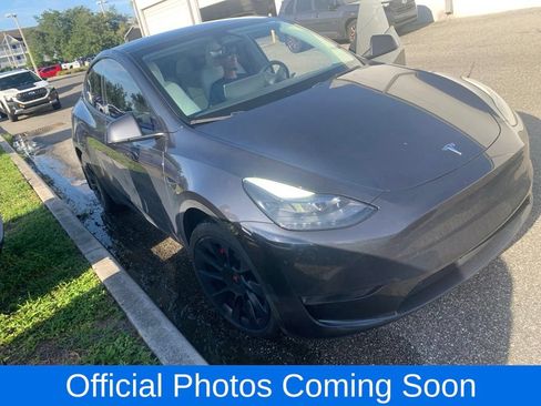 Used 2024 Tesla Model Y Long Range RWD image 1