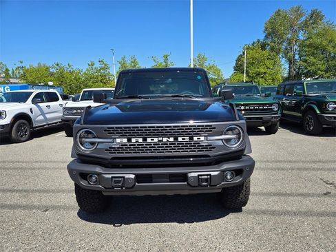 New 2025 Ford Bronco Badlands image 2