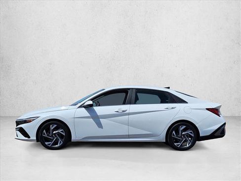 Used 2024 Hyundai Elantra Limited FWD image 9