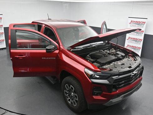 Used 2023 Chevrolet Colorado Z71 w/ Advanced Trailering Package AWD/4WD image 25