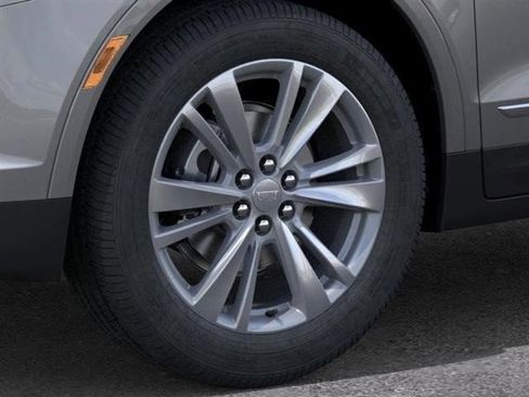Certified 2025 Cadillac XT5 Premium Luxury w/ LPO, Floor Liner Package AWD/4WD image 6