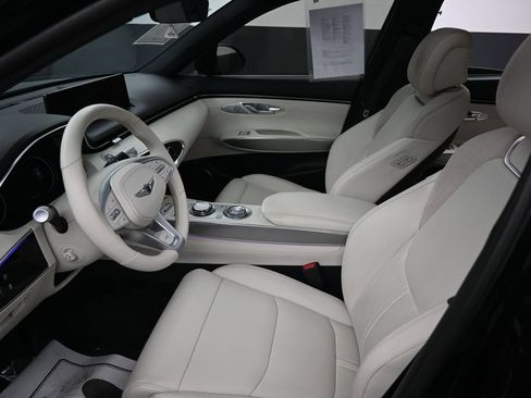 Used 2024 Genesis Electrified GV70 AWD/4WD image 25