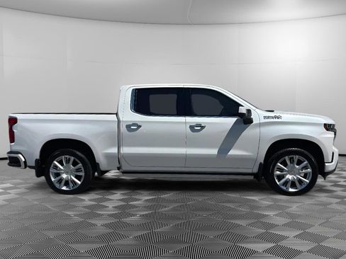 Used 2020 Chevrolet Silverado 1500 High Country w/ Technology Package AWD/4WD image 6