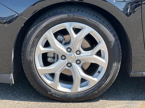 Used 2017 Chevrolet Volt Premier w/ Driver Confidence II Package FWD image 32