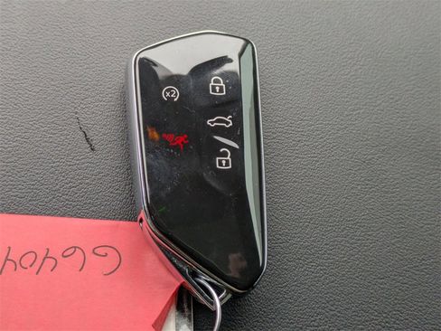 Used 2025 Volkswagen Atlas SE w/ Panoramic Sunroof Package image 35