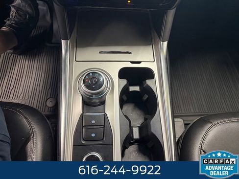 Used 2022 Ford Explorer Limited w/ Equipment Group 301A AWD/4WD image 14