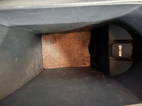 Used 2019 Toyota C-HR XLE FWD image 29