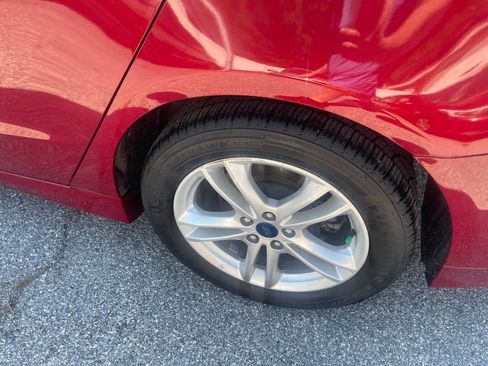 Used 2018 Ford Fusion SE FWD image 33