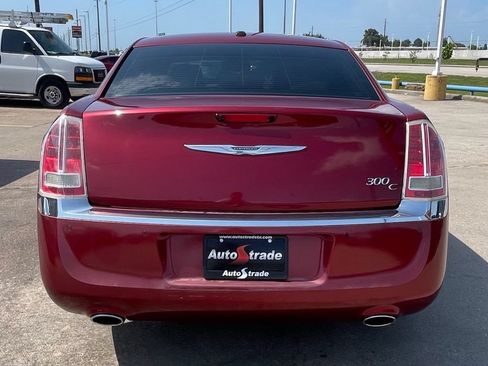 Used 2014 Chrysler 300 C w/ Beats Audio Group RWD image 8