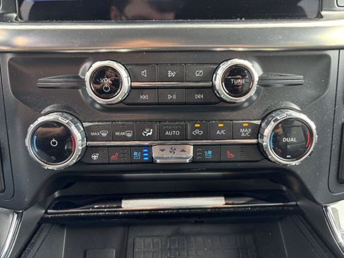 Used 2022 Ford F150 Lariat w/ Equipment Group 502A High AWD/4WD image 25
