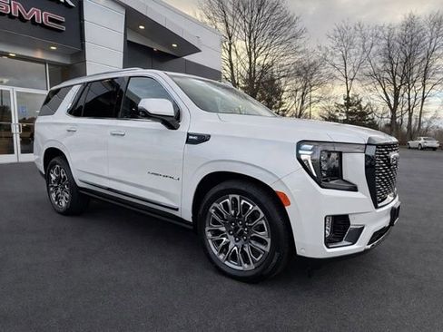 Used 2023 GMC Yukon Denali Ultimate AWD/4WD image 7