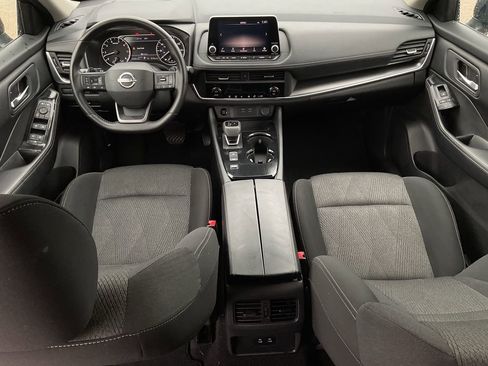 Used 2025 Nissan Rogue SV image 21