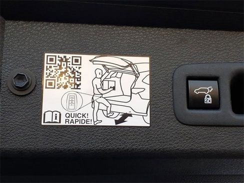 Used 2024 Toyota Sienna XLE image 8