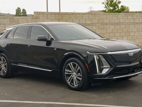 Certified 2025 Cadillac Lyriq Luxury image 6