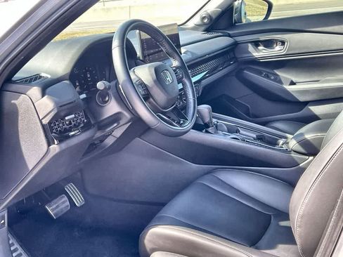Used 2025 Honda Accord Sport image 3
