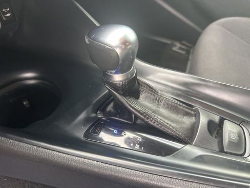 Used 2018 Toyota C-HR XLE image 27