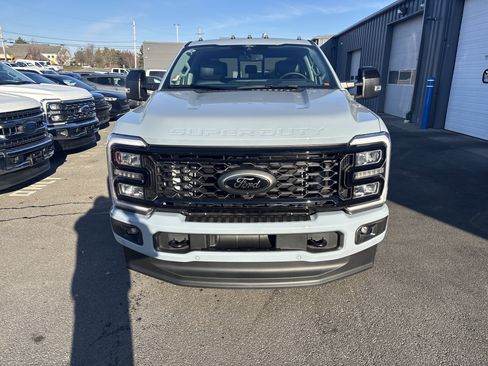 New 2026 Ford F350 Lariat w/ Black Appearance Package AWD/4WD image 9