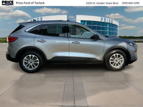 Certified 2022 Ford Escape SE image 4