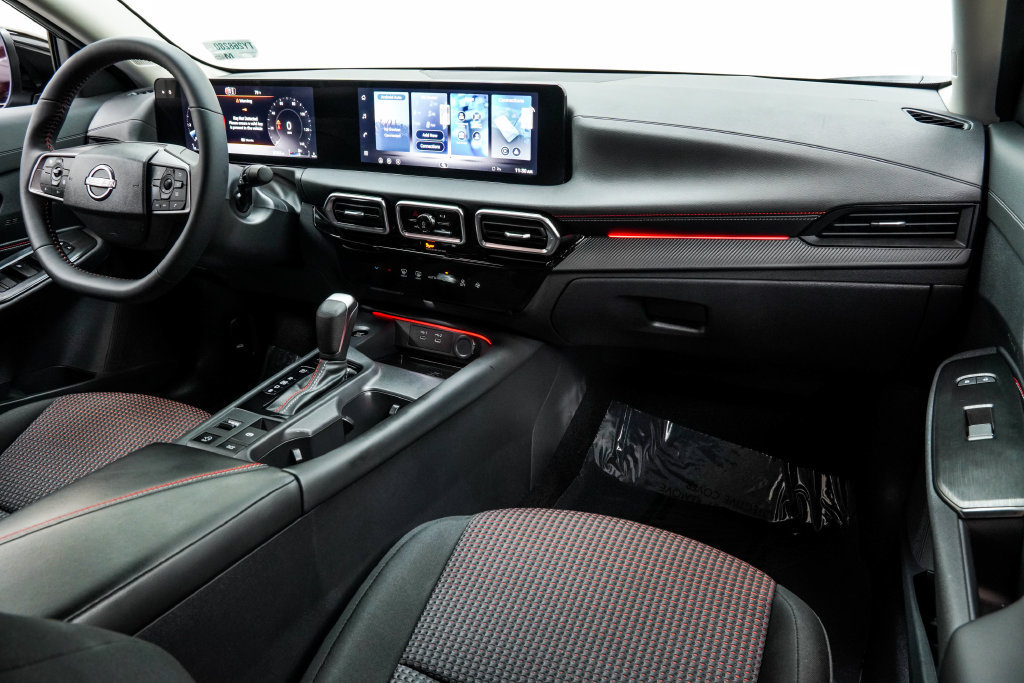Used 2026 Nissan Sentra SR w/ Floor Mat Package FWD image 22