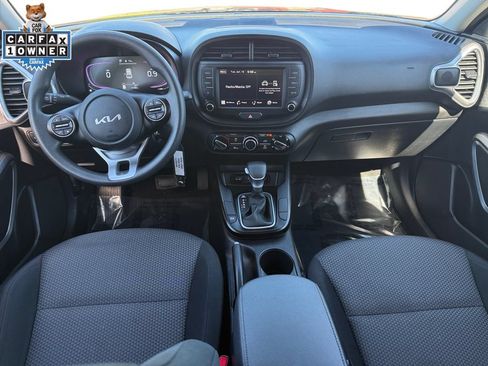 Certified 2025 Kia Soul LX w/ LX Technology Package FWD image 10