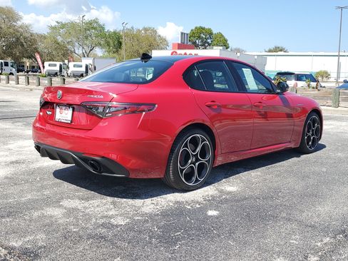 Used 2024 Alfa Romeo Giulia Veloce image 6