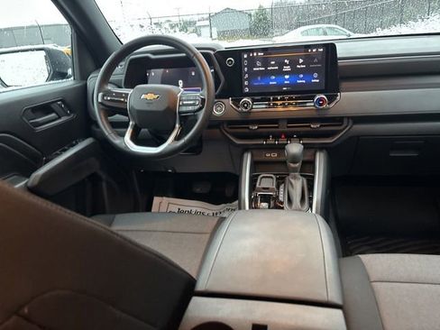 Used 2025 Chevrolet Colorado W/T w/ WT Custom Package image 9