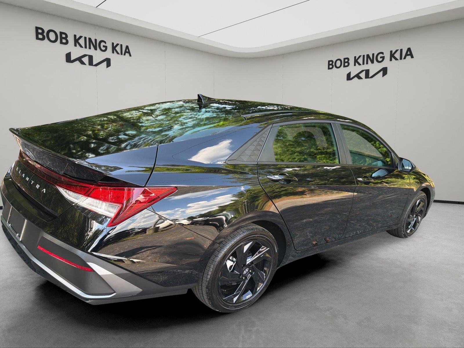 Used 2026 Hyundai Elantra SEL Sport FWD image 5