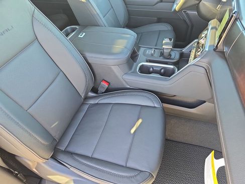 New 2026 GMC Sierra 1500 Denali w/ Denali Reserve Package image 10