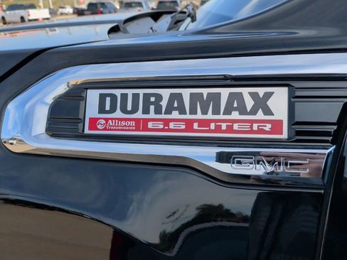 Used 2022 GMC Sierra 2500 Denali w/ Denali Black Diamond Edition image 13