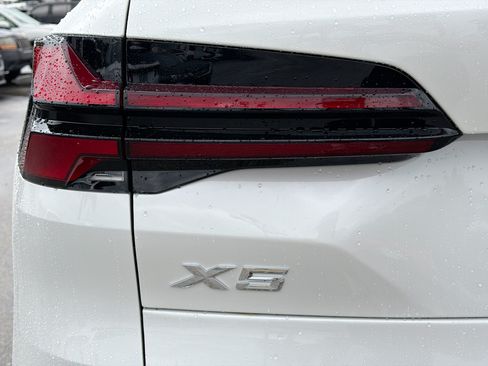 New 2026 BMW X5 xDrive40i w/ Premium Package AWD/4WD image 10