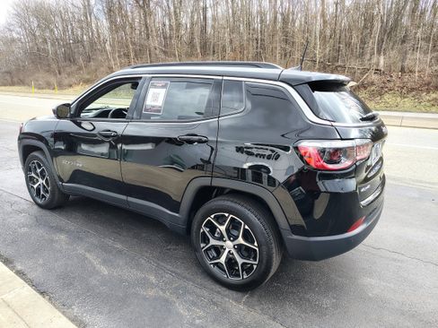 Certified 2024 Jeep Compass Limited image 5