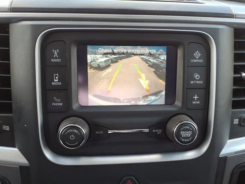 Used 2022 RAM 1500 Classic SLT AWD/4WD image 29