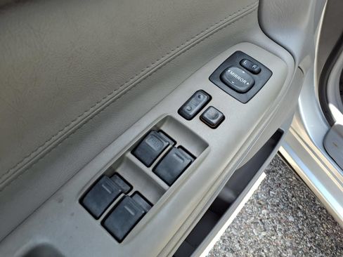 Used 2004 Toyota Camry FWD image 15