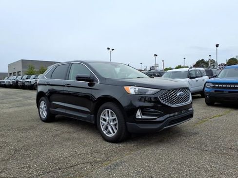 Used 2023 Ford Edge SEL w/ Convenience Package AWD/4WD image 3