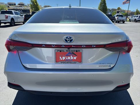 Used 2019 Toyota Avalon Limited w/ Advanced Safety Package FWD image 3
