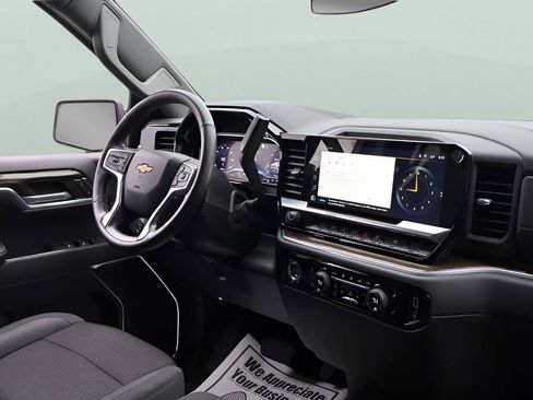Used 2023 Chevrolet Silverado 1500 LT AWD/4WD image 19