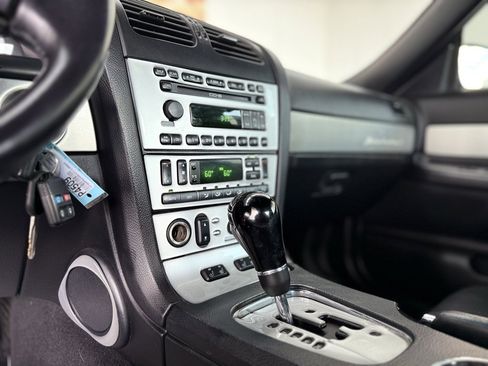 Used 2003 Ford Thunderbird Base image 25