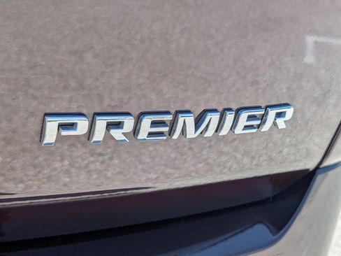 Used 2023 Chevrolet Traverse Premier AWD/4WD image 10