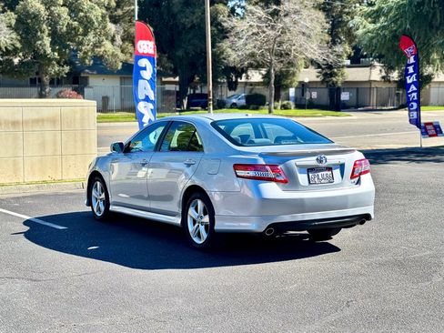 Used 2011 Toyota Camry SE w/ SE Extra-Value Pkg #1 image 5