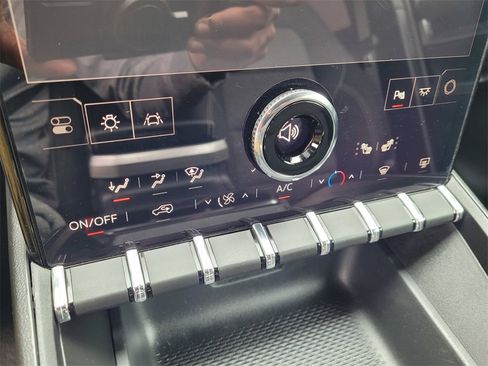 Used 2025 GMC Terrain Elevation image 20