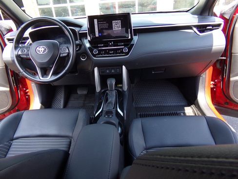 Used 2023 Toyota Corolla Cross AWD Hybrid w/ Convenience Package image 29