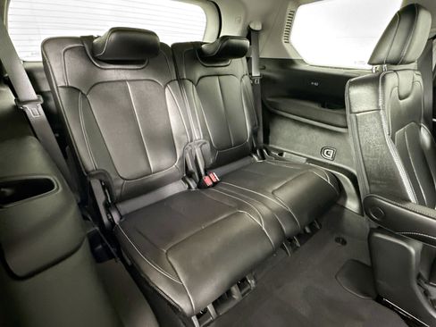 Used 2023 Jeep Grand Cherokee L Limited RWD image 28