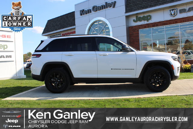 Used 2024 Jeep Grand Cherokee Altitude AWD/4WD image 1