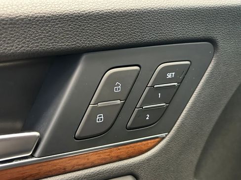 Used 2021 Audi Q5 2.0T Premium w/ Convenience Package image 18
