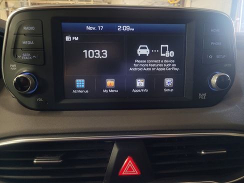 Used 2019 Hyundai Santa Fe SE image 25