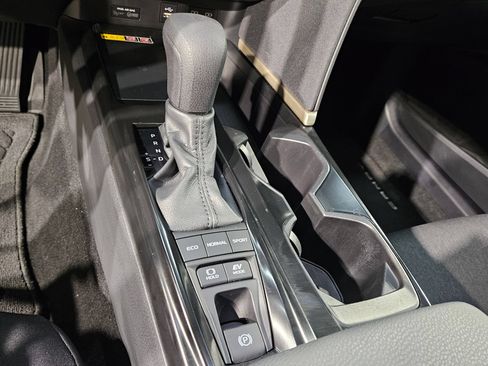 Used 2025 Toyota Camry LE w/ Convenience Package FWD image 31