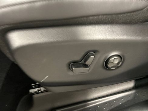 New 2027 Chrysler Pacifica Select FWD image 17