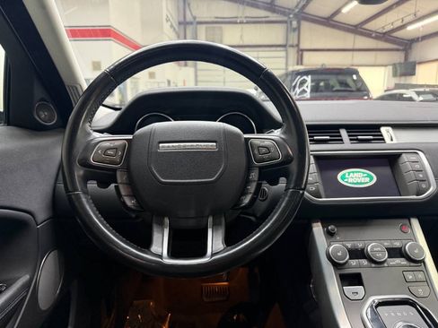 Used 2017 Land Rover Range Rover Evoque SE AWD/4WD image 21